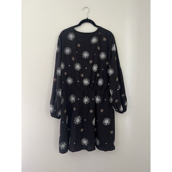 Sundress Brand Revolve Size M/L Black Starburst Beaded Embroidered Mini Dress LS - Picture 2 of 6
